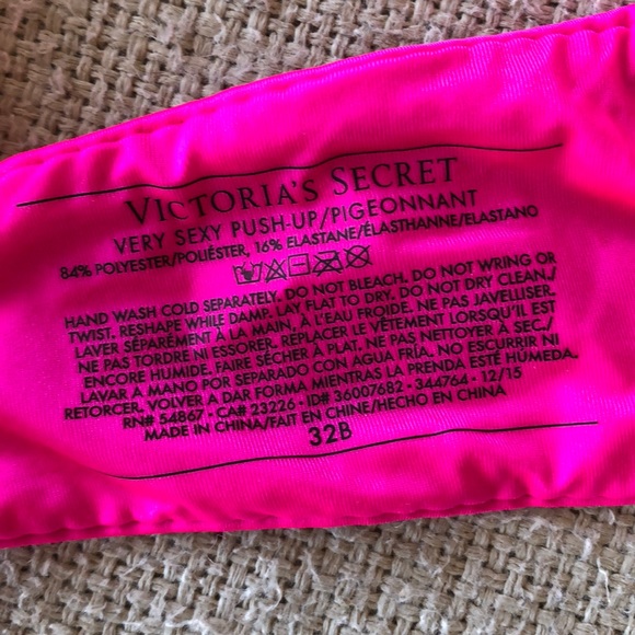 Victoria secret Very Sexy Push-up Bra 32B NWT - Picture 6 of 7